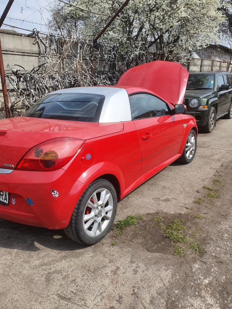 Dezmembrez Opel Tigra B Twintop Cabrio 1.4 benzina