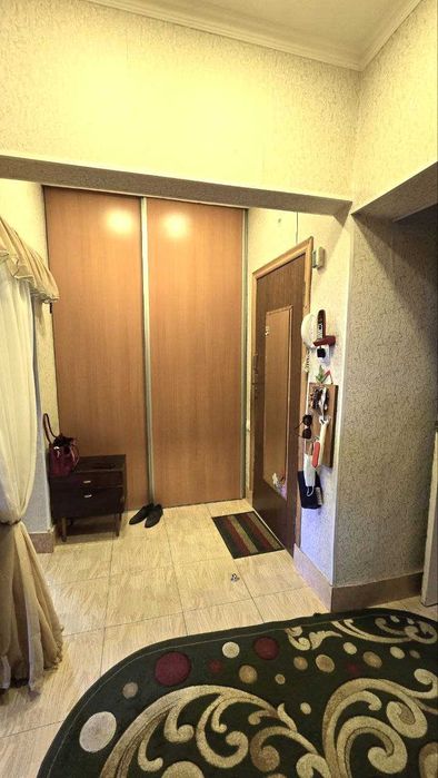 Продаю квартиру ул.Осиё Ц6"