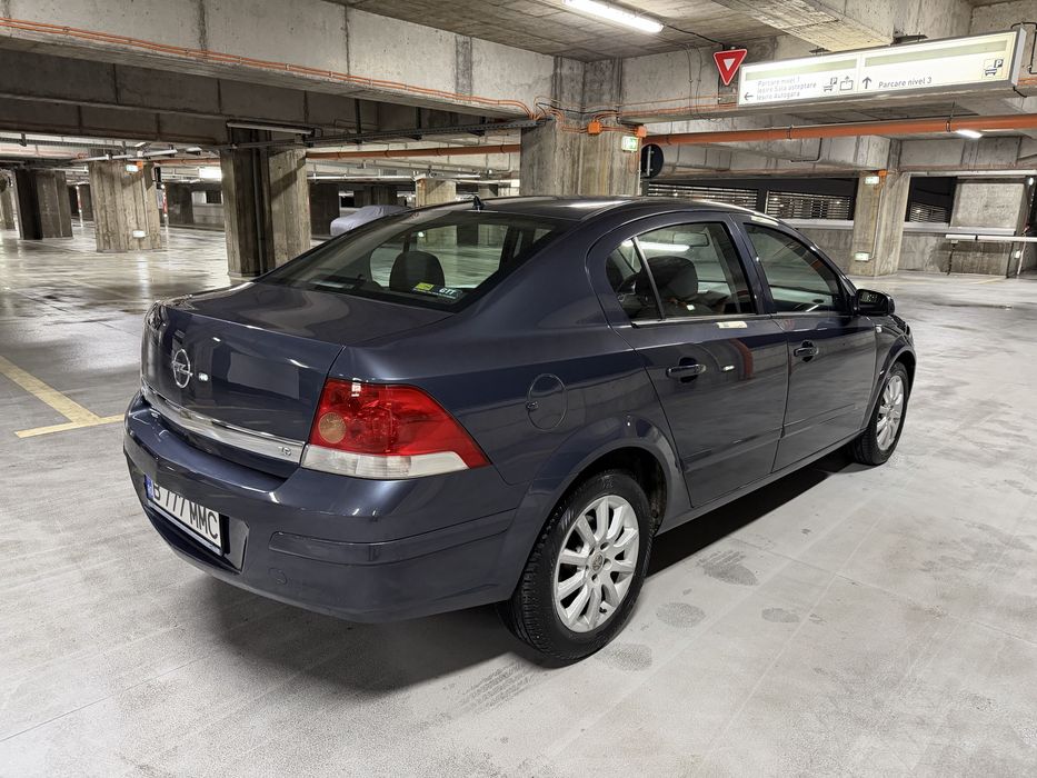 Opel Astra H Sedan •1.6 16V •115 CP •Benzină •2009 •Euro 4 •176.000 KM