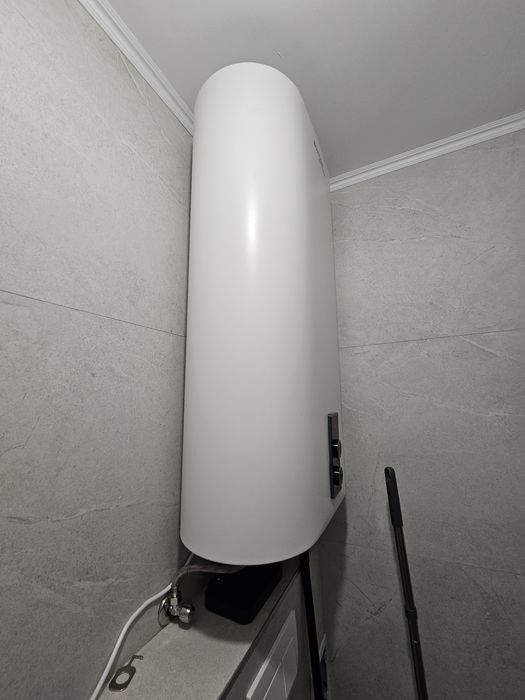 Vând boiler electric