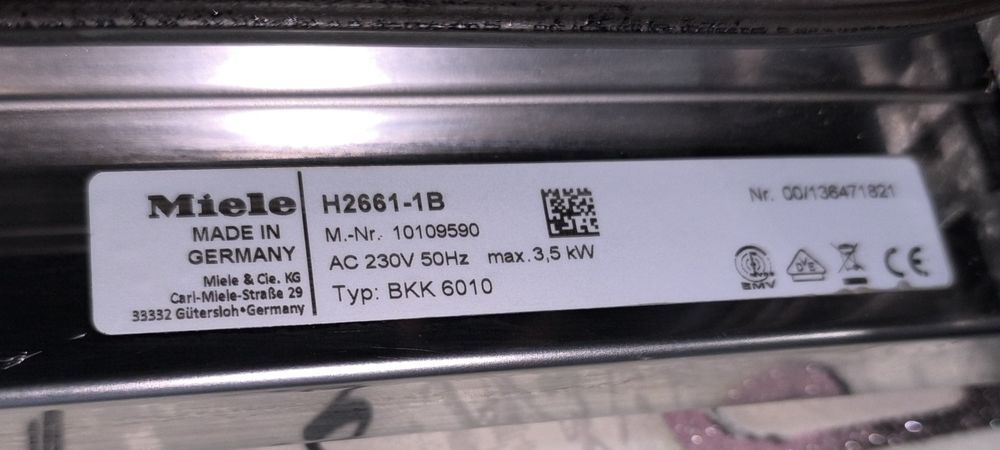 Фурна  Miele H2661-1B  - 76литра. 10 функции с вентилатор.