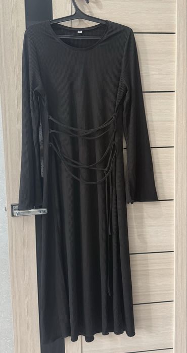 Продам женские платья