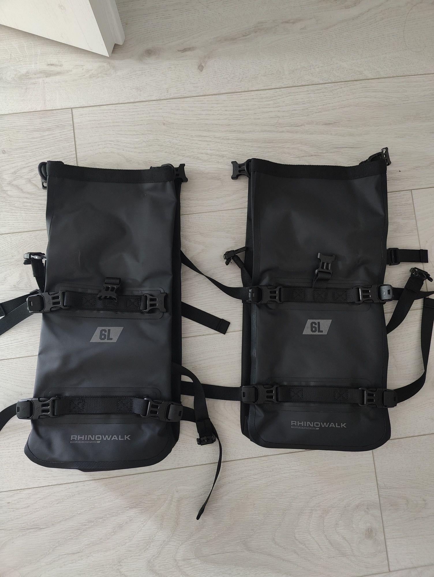 2 x Genti Moto rhinowalk 6l - preț per bucata. Preț pachet: 260 RON