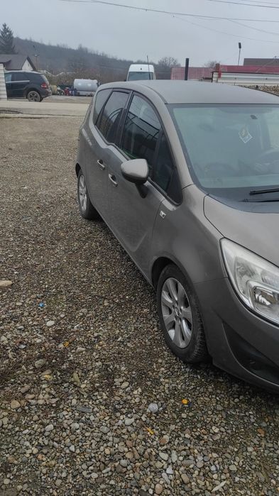 Vând Opel meriva 1.3 diesel