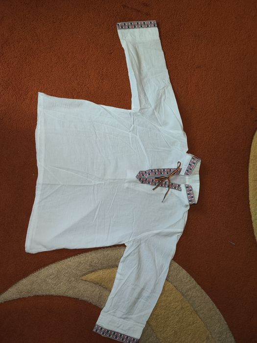 Ie baietel, pt 3 ani -35 lei