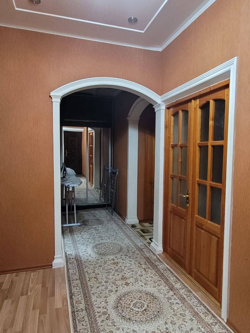 Юнусабад 14 квартал 3 комнаты 4 этаж балкон 2*6 , 78кв.м