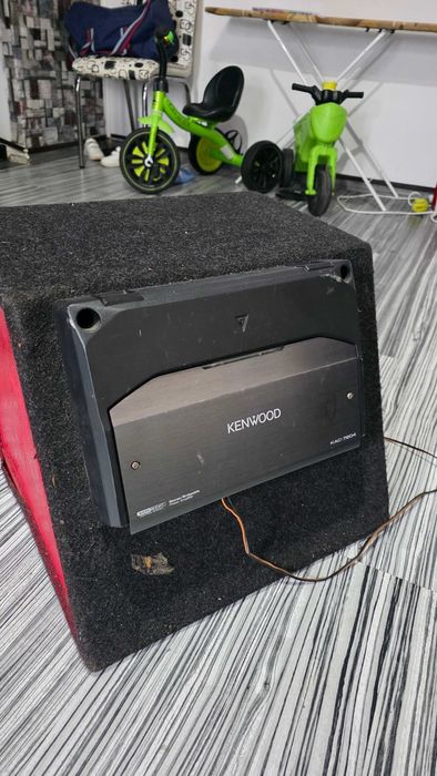 Se vinde Subwoofer si amplificator