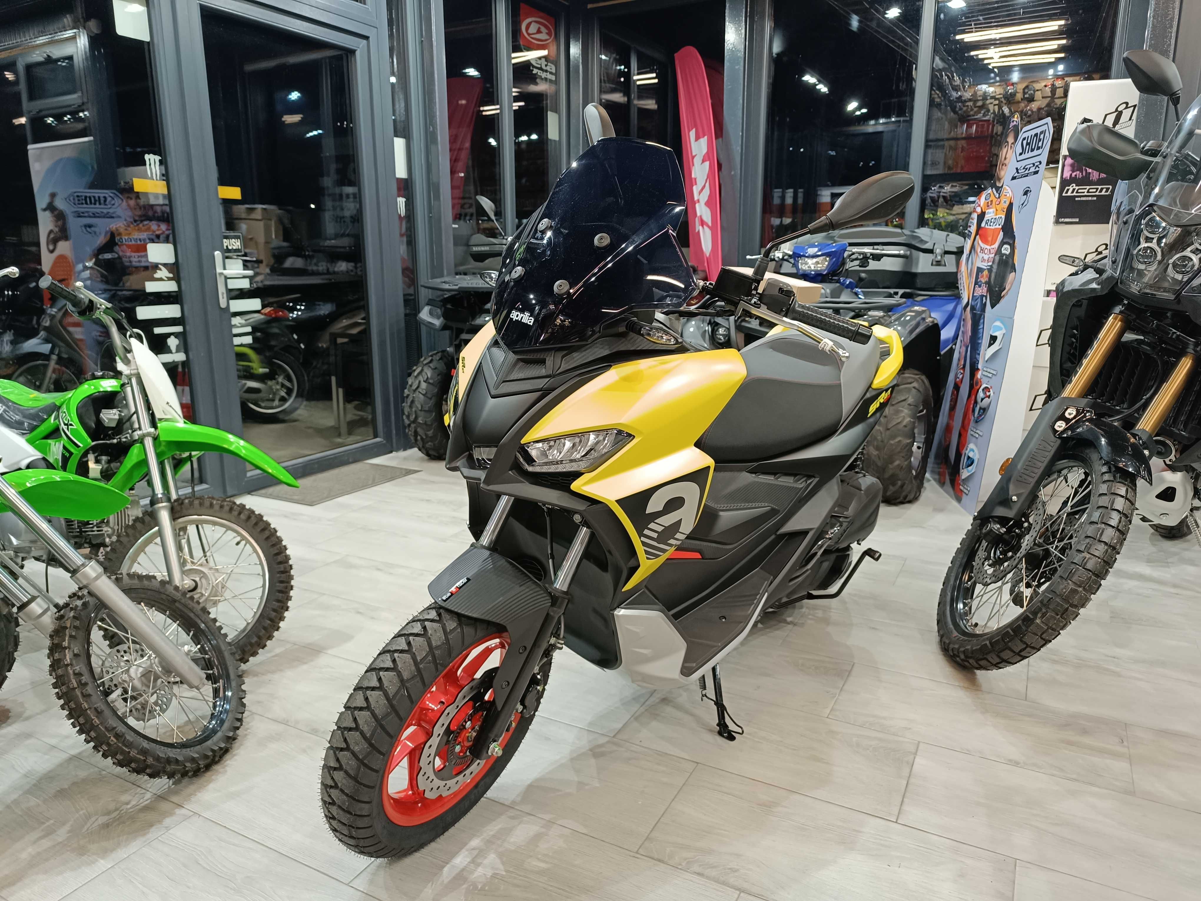 Aprilia SR GT 125 Sport-se conduce cu B-stoc EST BIKE Campina