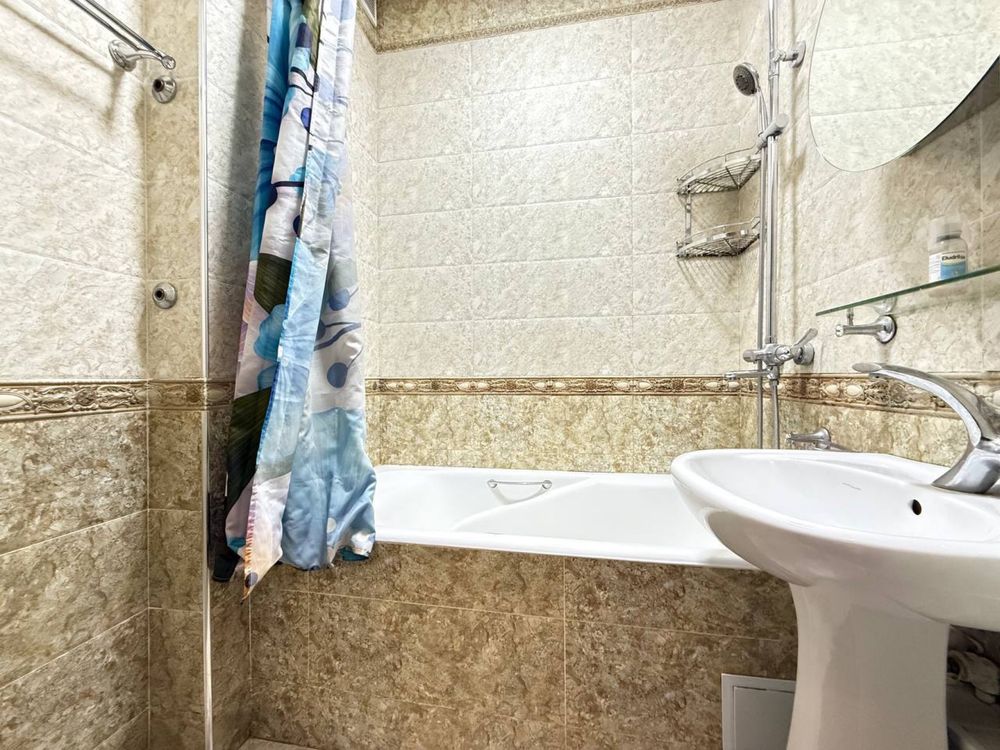 Продается 4х комнатная квартира С.Азимов ул.(ГУВД)