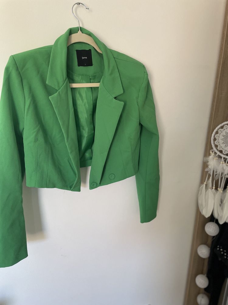 Страхотно зелено сако