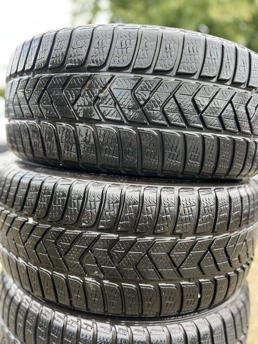 Зимни гуми 225/40/18 Pirelli DOT18с борд .Цена комплект