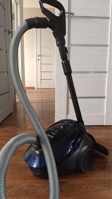 Пылесос бу продам в хорошем состгянии ………………………………………………………………………………..