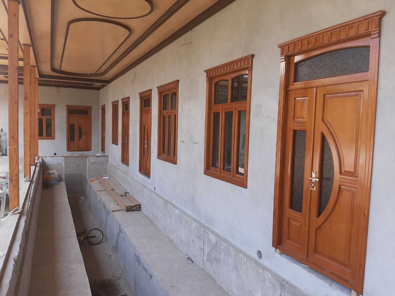 Eshik va romlar sotiladi sifatli va arzon tayyor va buyurtma asosida