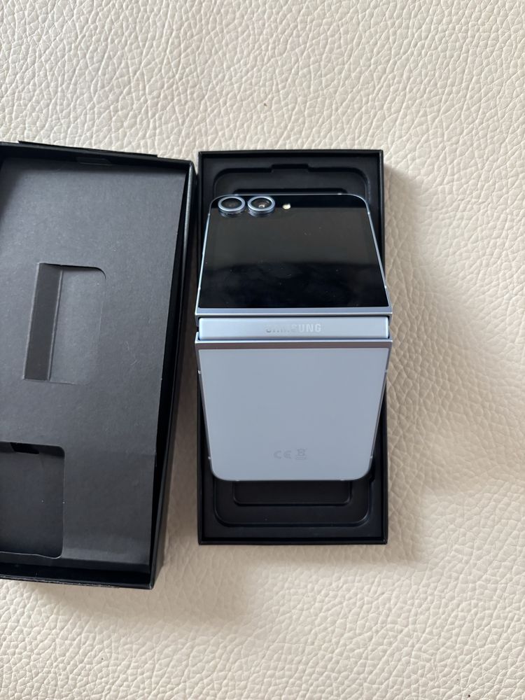 Samsung Galaxy Z Flip 6