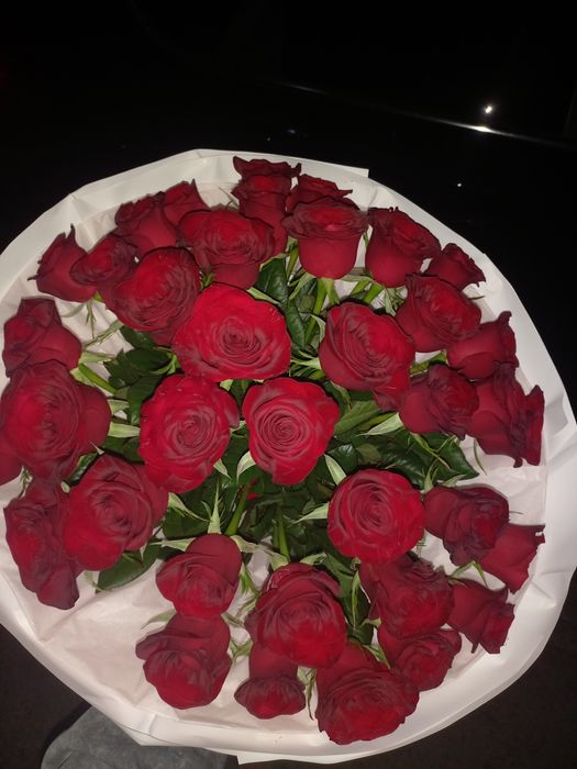 Свежие розы 39 шт. Продам срочно