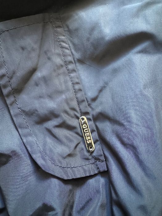 Спортно Яке Guess