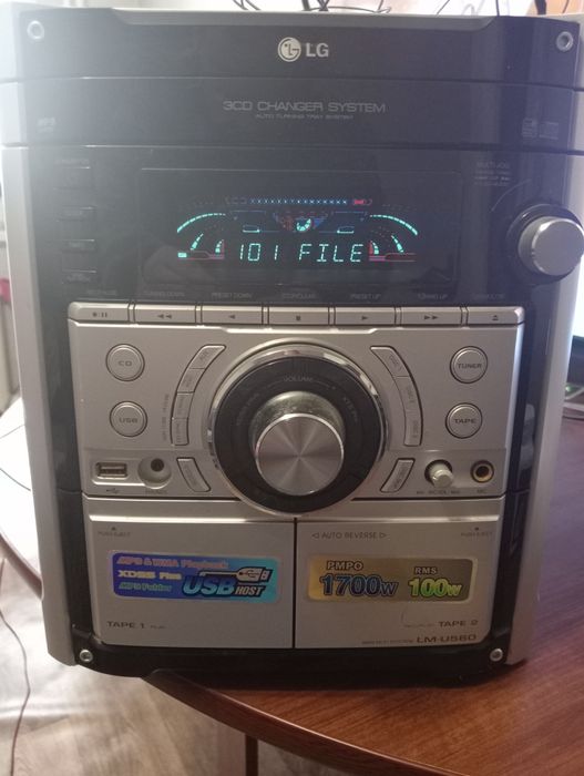 Музыкальный центр