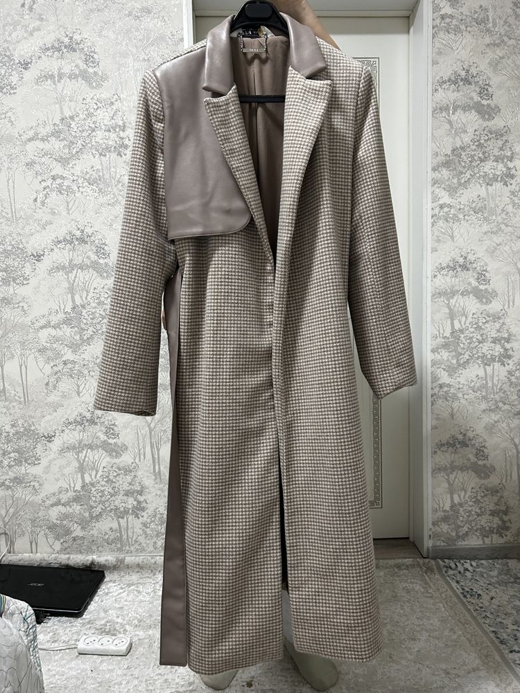 Пальто от Казахстанского бренда Lichi