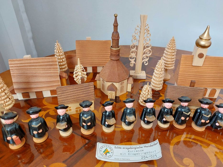 Scena colindatori sculpturi lemn Erzgebirge Germania