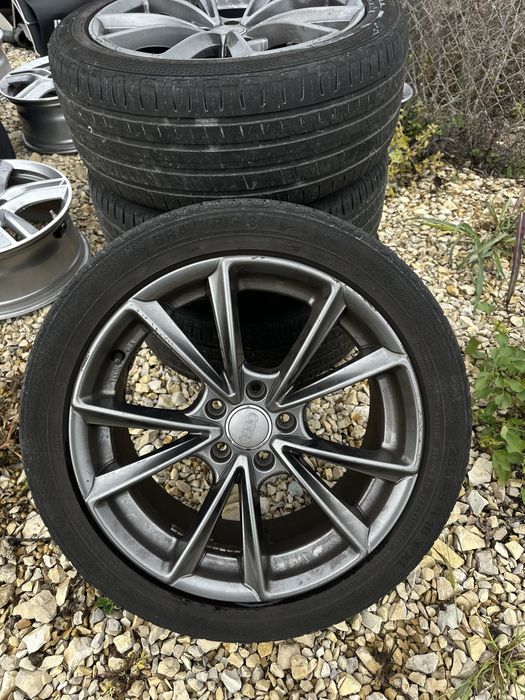 Audi 18 5x112 8J ET45 с летни гуми