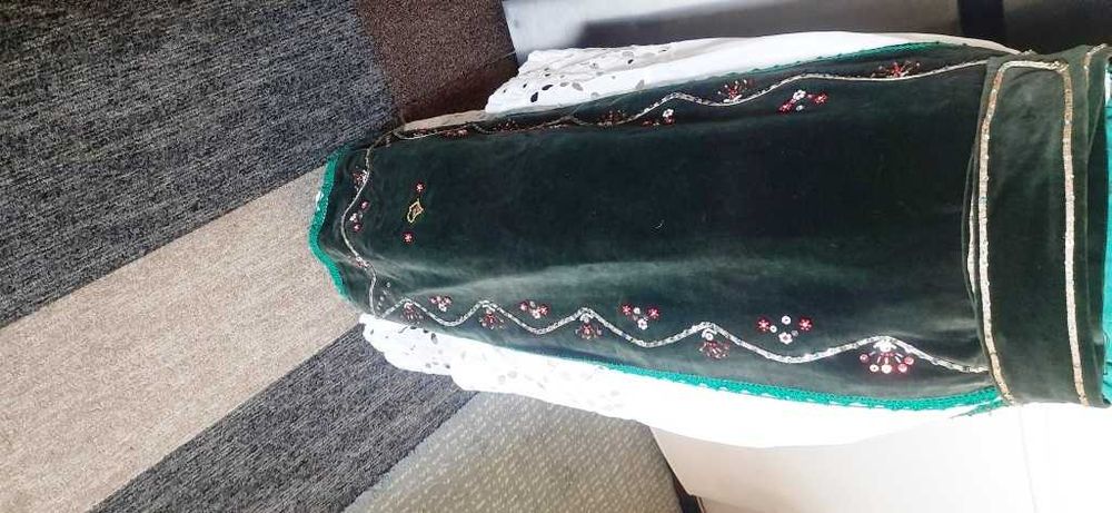 Fote cu Fuste Romanesti