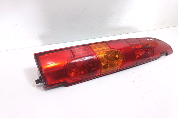 Lampa / Tripla stop stanga pe hayon Renault Kangoo prima generatie (f