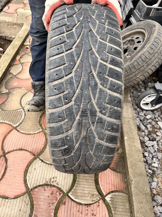 Продам шины 235/65/17