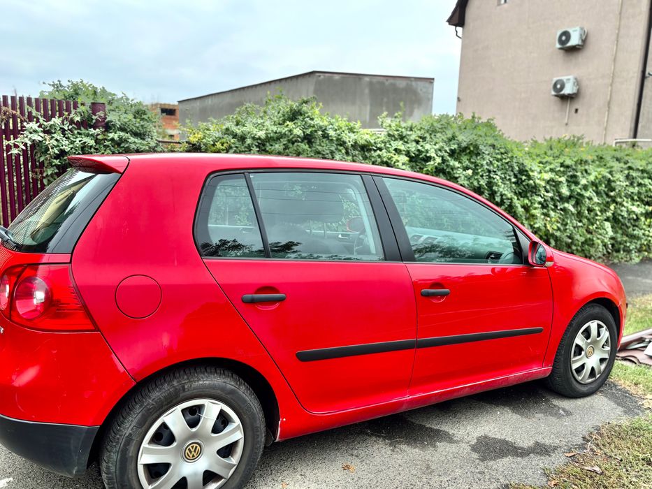 Vând VW Golf 5, benzină
