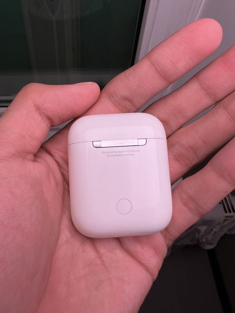Airpods 2 серии кейс без наушников
