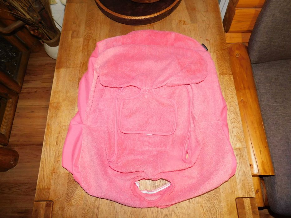 Pachet Maxi Cosi: scaun auto Pearl (9-18 kg) + bază ISOFIX