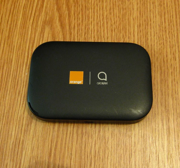Hotspot portabil router WiFi 4G+ modem SIM Alcatel MW70 cat. 7 300/100