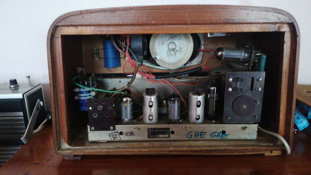 Radio vechi de vinzare