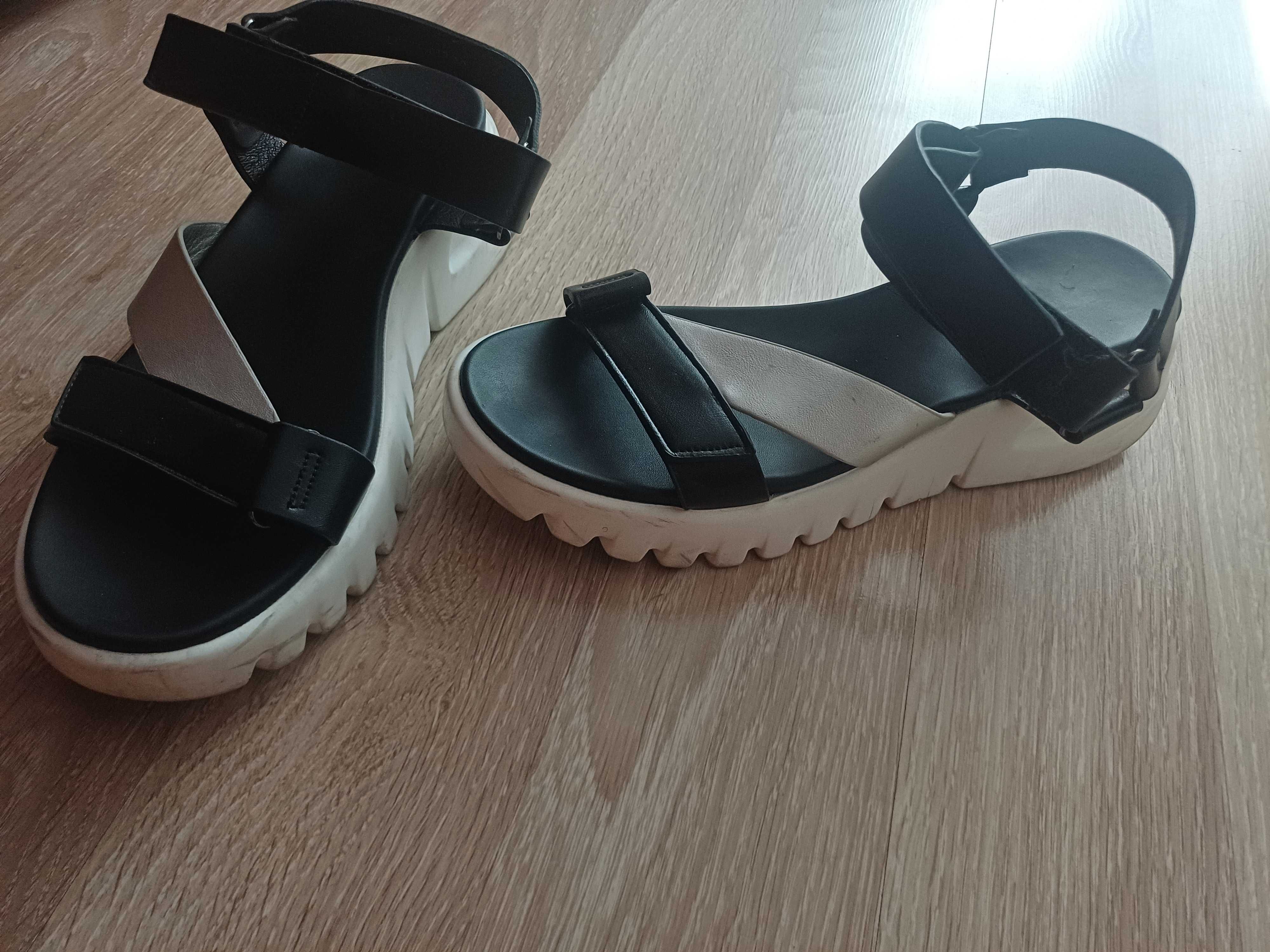 Оригинални маратонки adidas