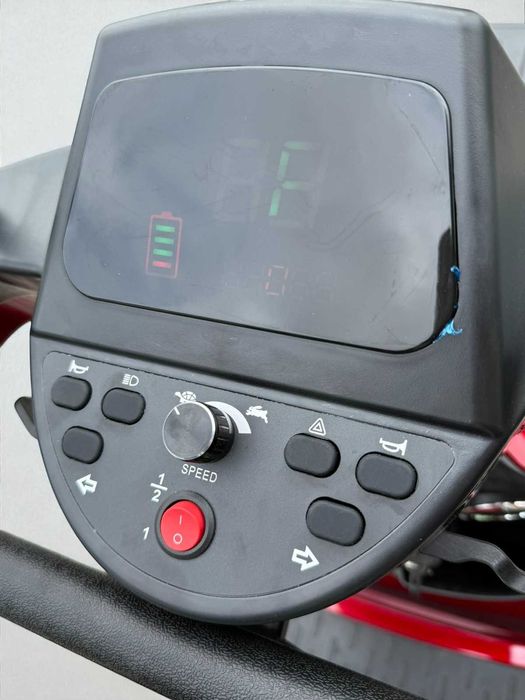 Електрическа четириколка MaxElectric F3 2000W / 24V / 120Ah - RED