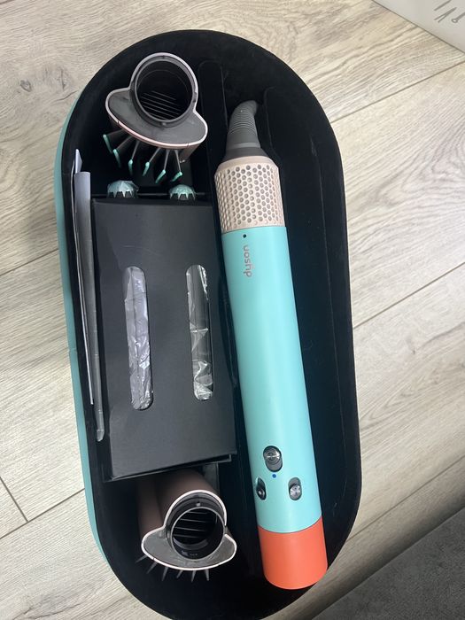 Продаю Дайсон Dyson Airwrap id HS08 стайлер 1300 Вт