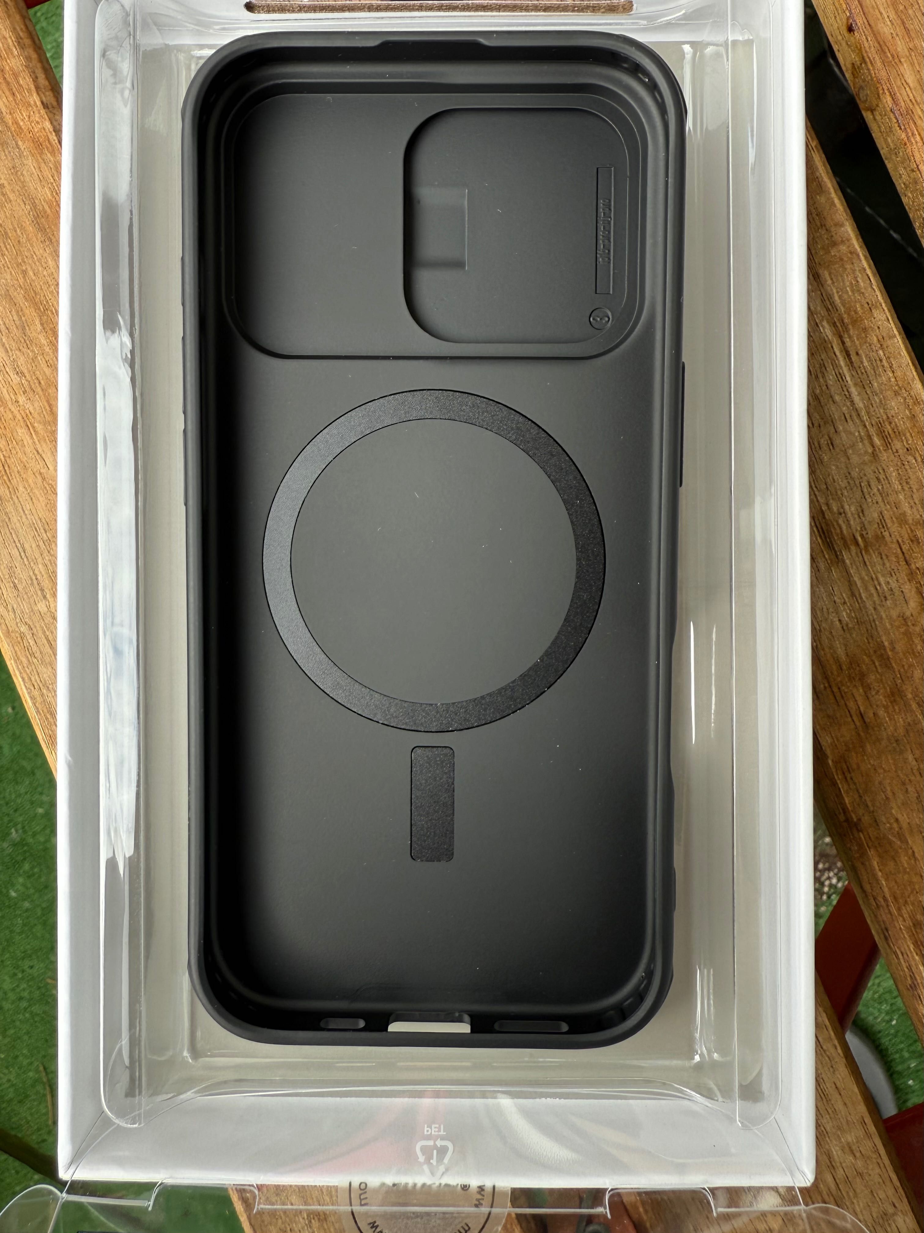 Кейс за iPhone 16 pro Nillkin magnetic