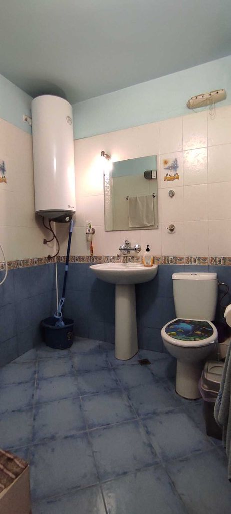 Дава се под наем Тристаен апартамент в Бургас, Зорница - 92 кв.м за 612 € - Снимка #4