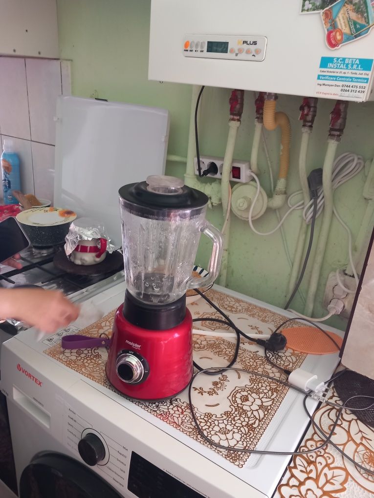 Vând Blender  în stare buna