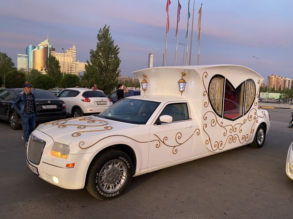 Прокат карета лимузин Крайслер свадьба роддом лимузины кортеж выписка