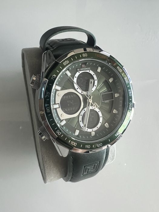 Продавам различни ръчни часовници Fossil, Swatch, Guess
