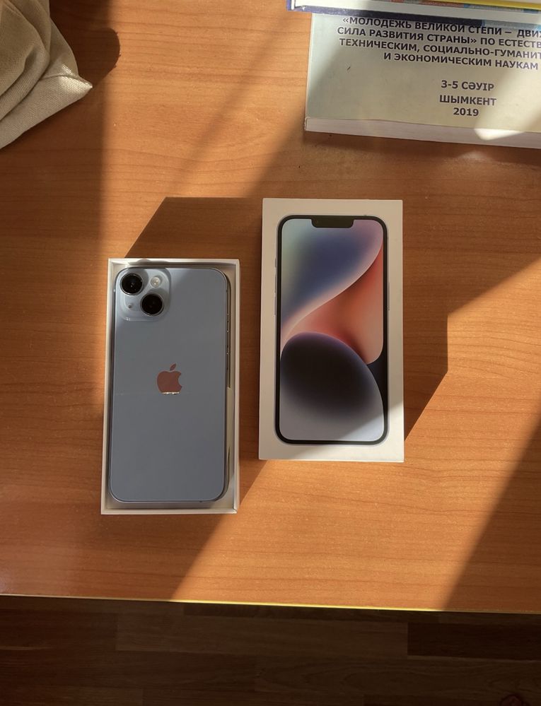 Iphone 14 на 256gb  Айфон 14