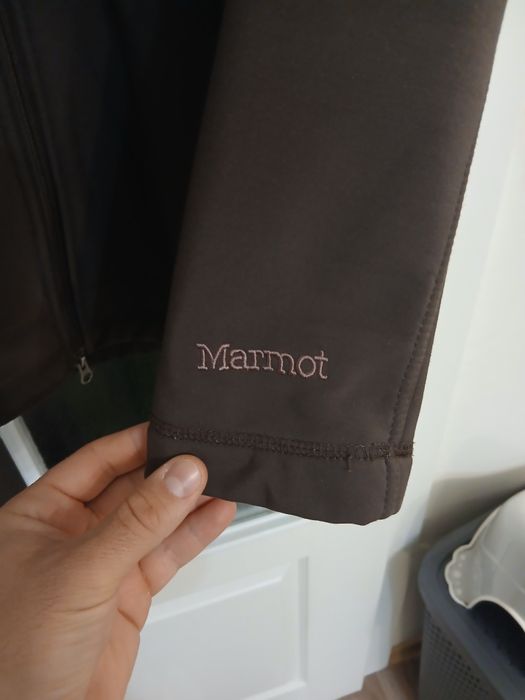 Дамско подарено яке Marmot