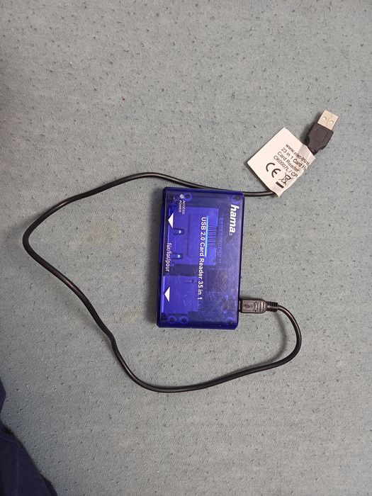Cititor carduri card reader Hama
Este testat