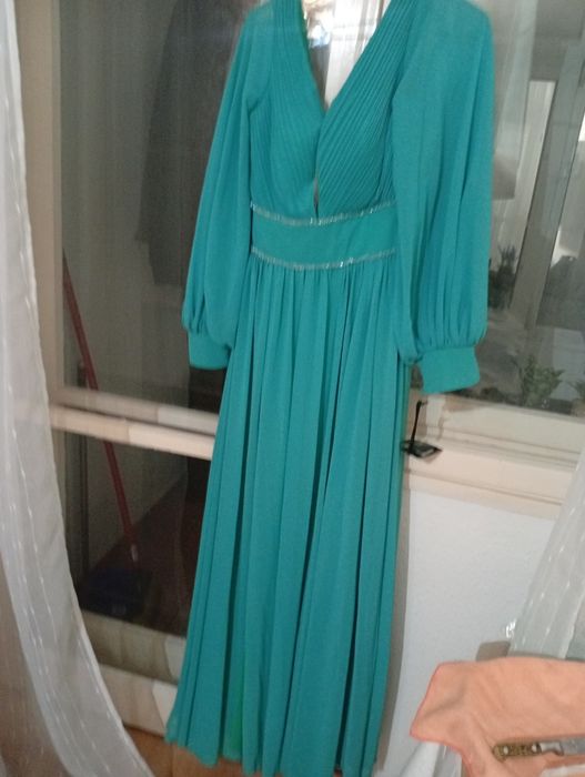 OFERTA URGENT  rochie noua sigilata din Italia  firma soani