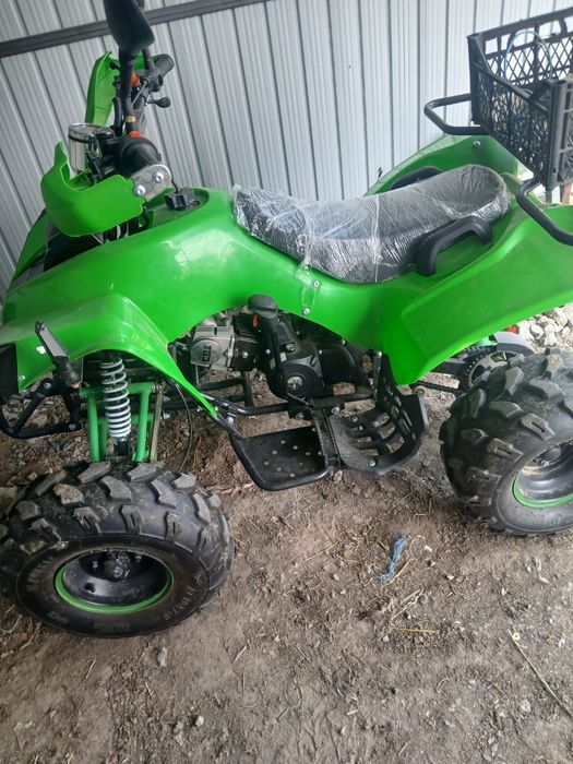 Vând ATV 2025       ..