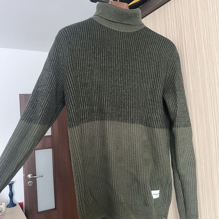 2 Pulovere Esprit si Jack&Jones, Cotton, L, pretul este pentru ambele