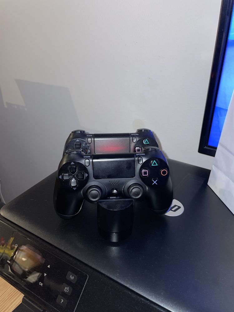 Vand ps 4 impecabil