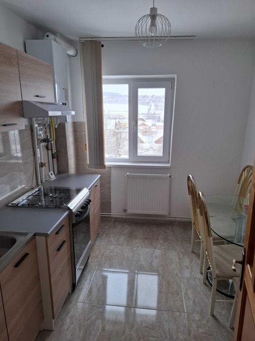 Închiriez apartament 3 camere în Cisnădie