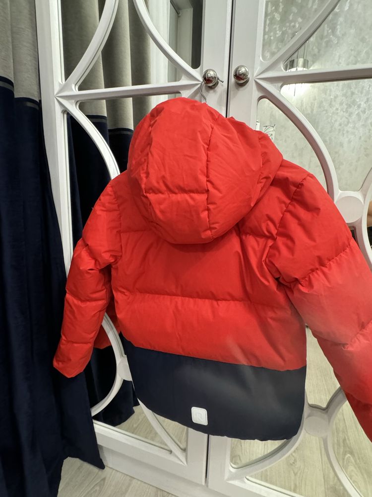 Продам зимний пуховую куртку бренд Reima.