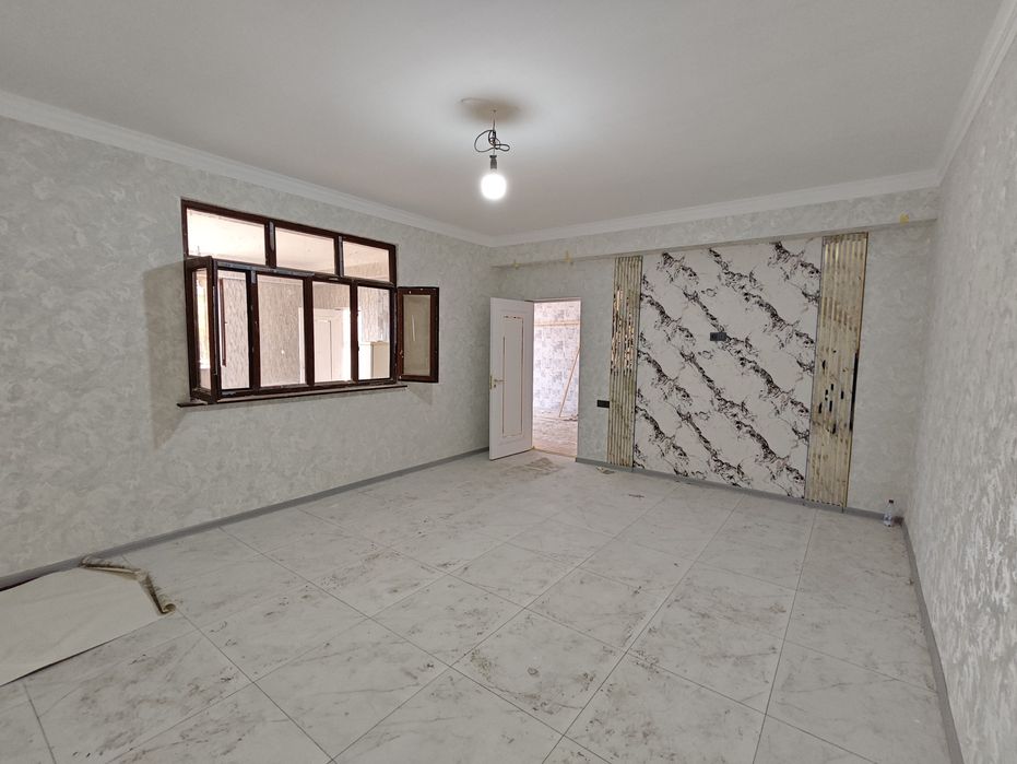 Уч кахрамон постидан 5 км шурода. Коттедж 5 хона 2 этаж